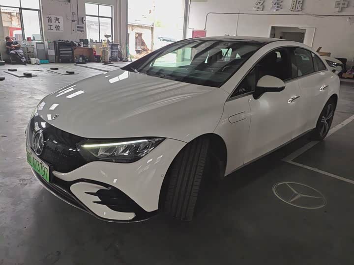 Mercedes-BenzEQE 2022 Model 350 Luxury Edition