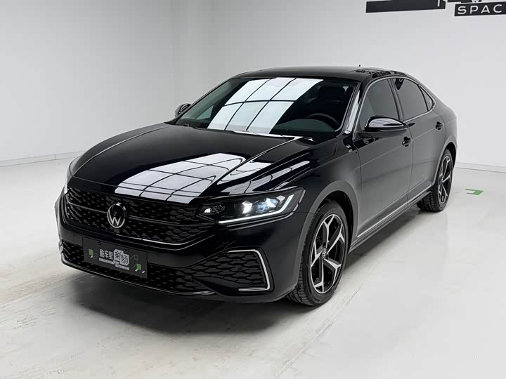 Passat 2025 Outstanding Model 330TSI Starry Sky Elite Edition