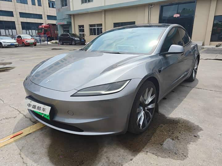 Model 3 2023 long-range all-wheel drive version