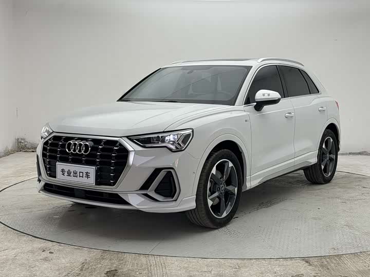 2023 AudiQ3 2023 Model 35 TFSI Fashion DynamicModel∩╝ê1.4T∩╝ë