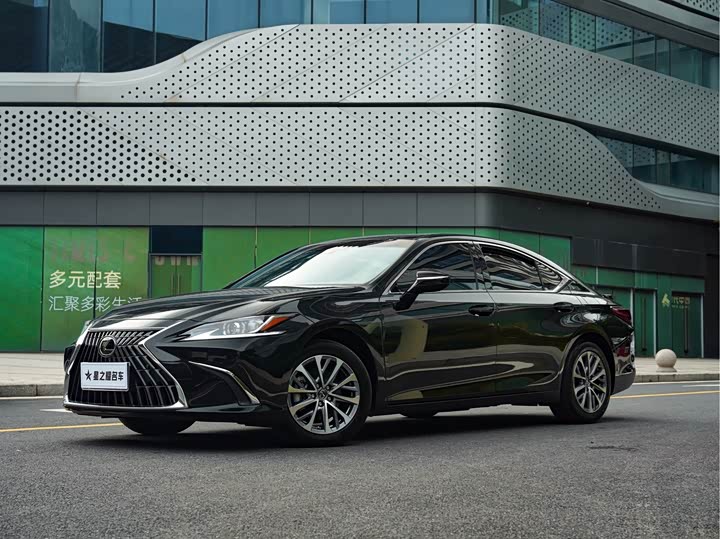 LexusES 2022 Model 300h Excellence Edition