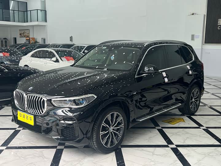 BMW X5 2022 xDrive 40Li M Sports Package