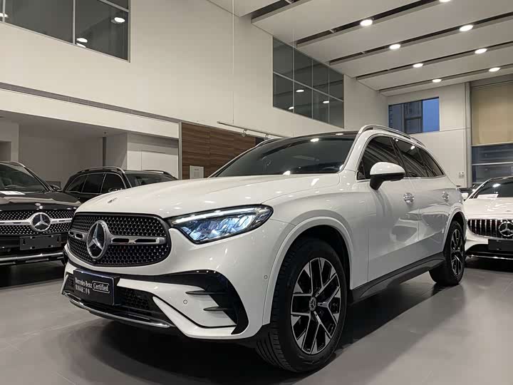 2024 Mercedes-Benz GLC 260 L 4MATIC Luxury 5-Seater