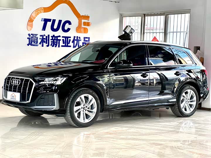 Audi Q7 2023 45 TFSI quattro S line sports