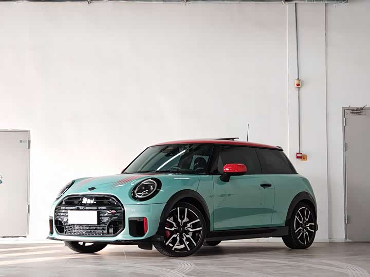 2025 MINI JCW 2025 JOHN COOPER WORKS