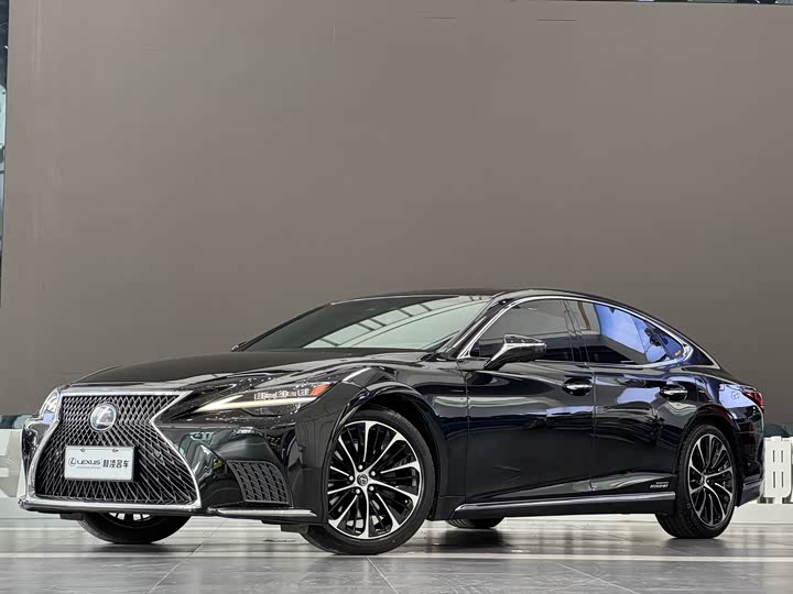 Lexus LS 2021 model 500h Executive version 
