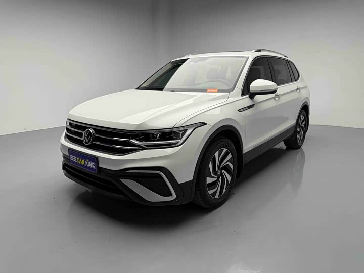 Tiguan L 2022 model 330TSI automatic two-wheel drive smart version