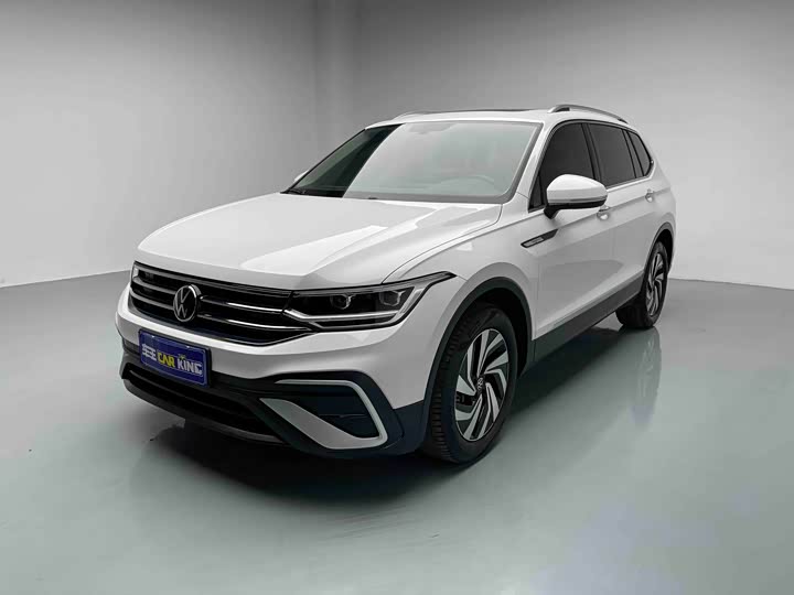 Tiguan L 2022 model 330TSI automatic two-wheel drive smart version