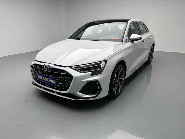 Audi A3 2025 Sportback 35TFSI Flying Spur Exclusive Model