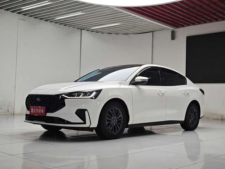 2022 Focus 2022 Sedan EcoBoost 180 Automatic ST-Line Edition