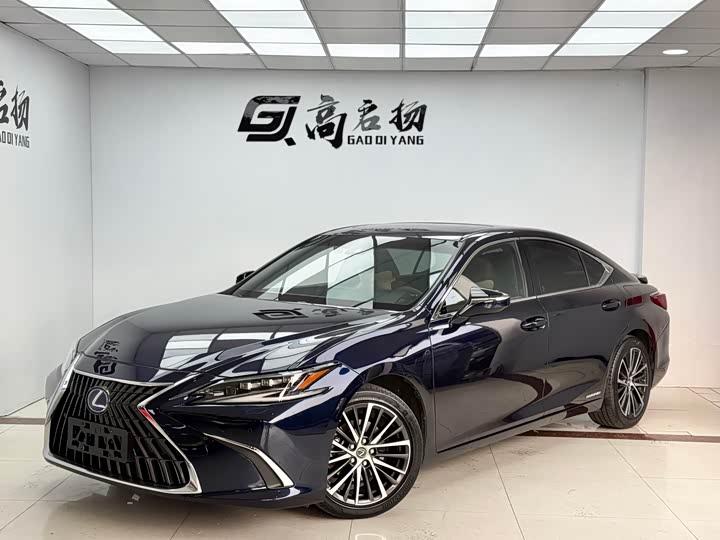 Lexus ES 2022 300h Exclusive Edition