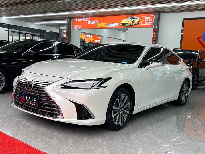 2025 Lexus ES 2025 200 Premium Edition