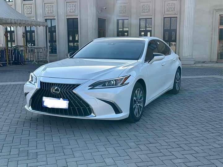 2024 Lexus ES 2023 200 Excellence Edition