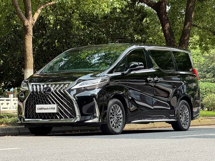 Lexus LM 2020 300h four-seat Royal Edition