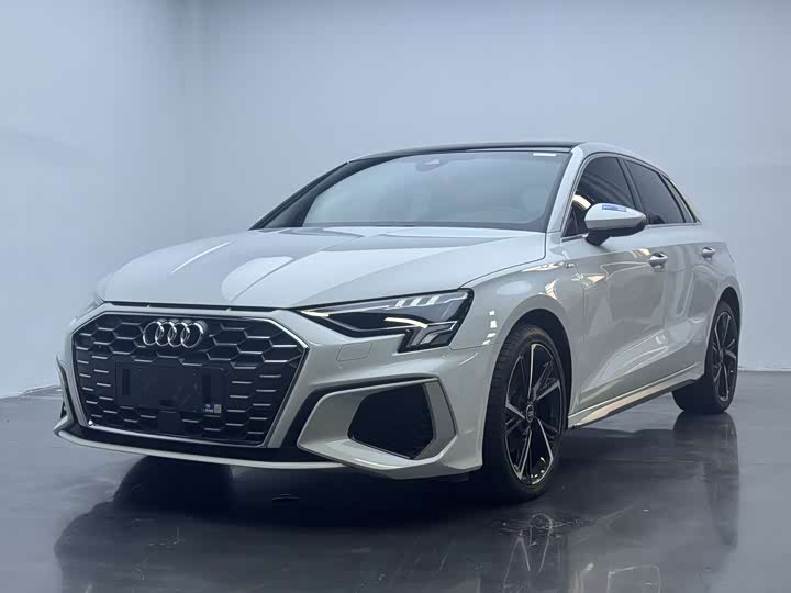 Audi A3 2022 Sportback 35 TFSI fashionable and sporty