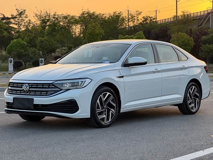 2025 Sagitar 2025 Model 300TSI DSGBeyond Edition