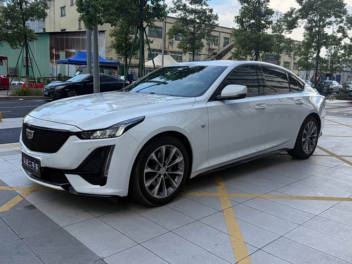 Cadillac CT5 2021 28T leading sports model