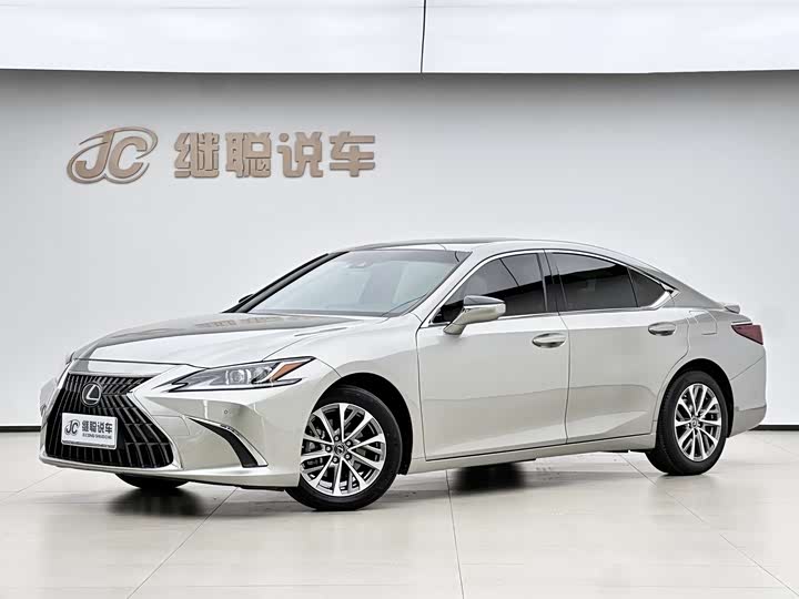 Lexus ES 2022 300h Excellent Edition