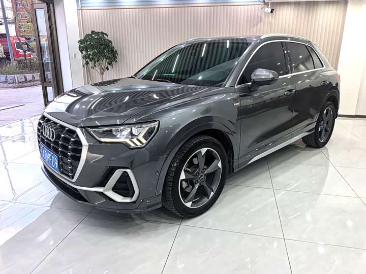 AudiQ3 2023 Model 35 TFSI Fashion DynamicModel∩╝ê1.4T∩╝ë