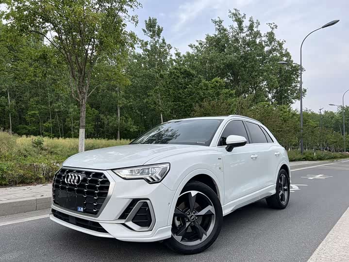 AudiQ3 2022 Model 35 TFSI Fashion DynamicModel