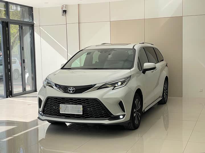 2025 Granvia 2024 2.5L Hybrid Premium PLUS AWD