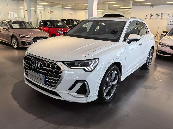AudiQ3 2024 Model 35 TFSI Fashion DynamicModel