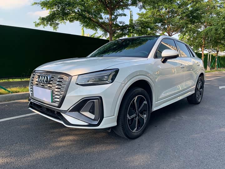 2022 Audi Q2L e-tron EV Premium