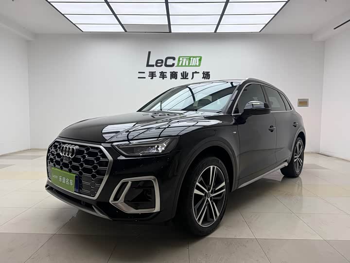 Audi Q5L 2022 40T luxury and dynamic model