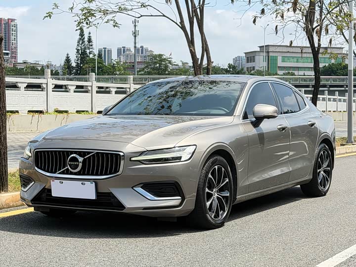 VolvoS60 2021 Model T4 Zhiyi Luxury Edition