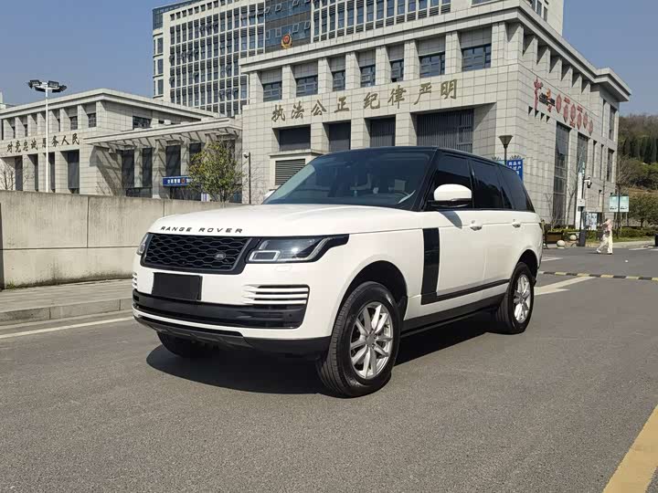 Range Rover 2022 Model 3.0 L6 360PS Grand Edition