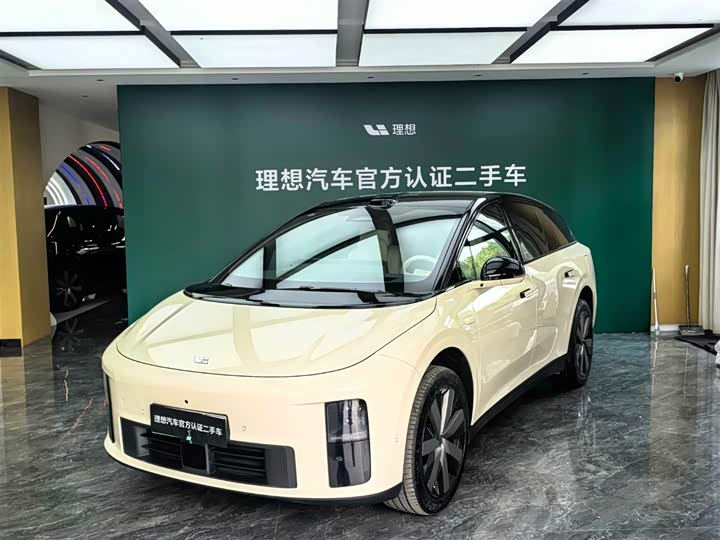 2025 Ideal i6 2025 four-wheel drive standard version