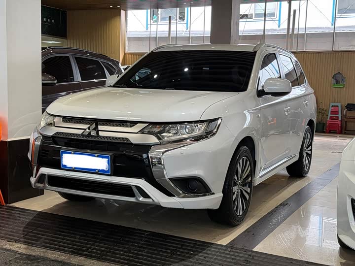 2022 Outlander 2021 2.0L 2WD Entry-Level 5-Seater