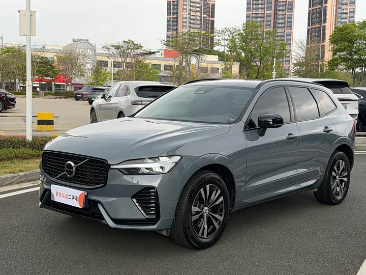 Volvo XC60 2022 B5 AWD R-Design