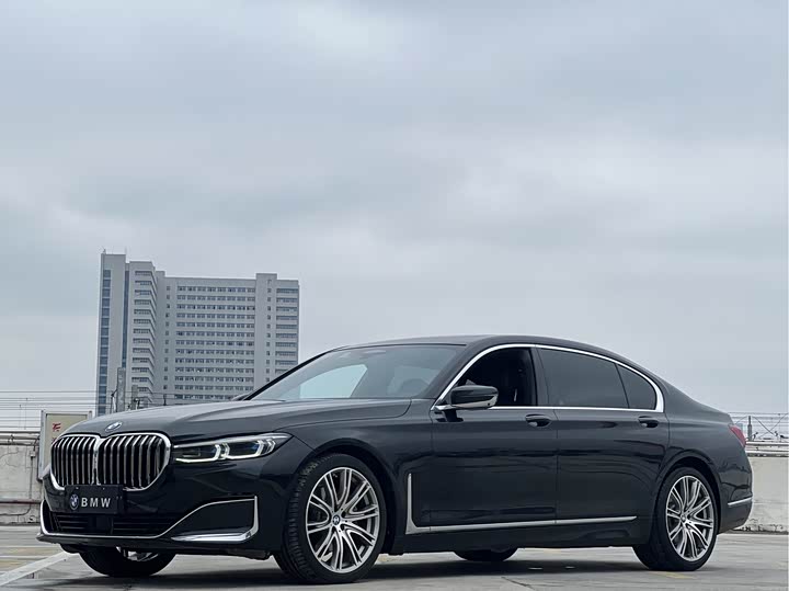 BMW 7 Series 2022 model 740Li xDrive executive luxury package 