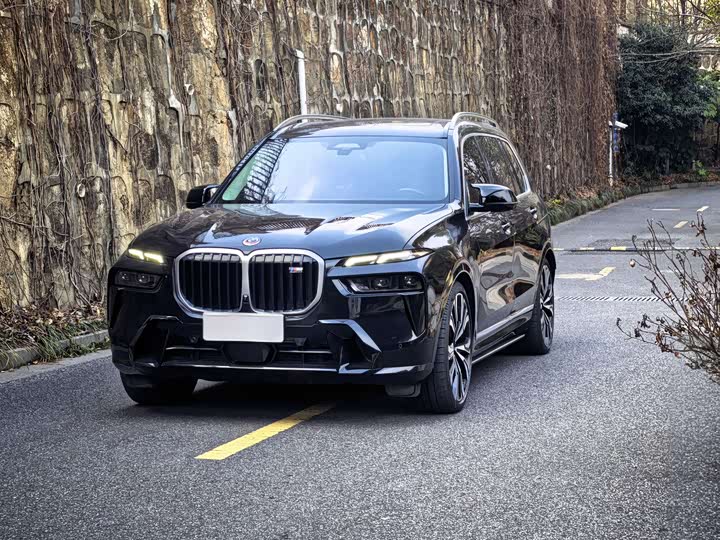 BMWX7 M60i 2023 Model xDrive M60i