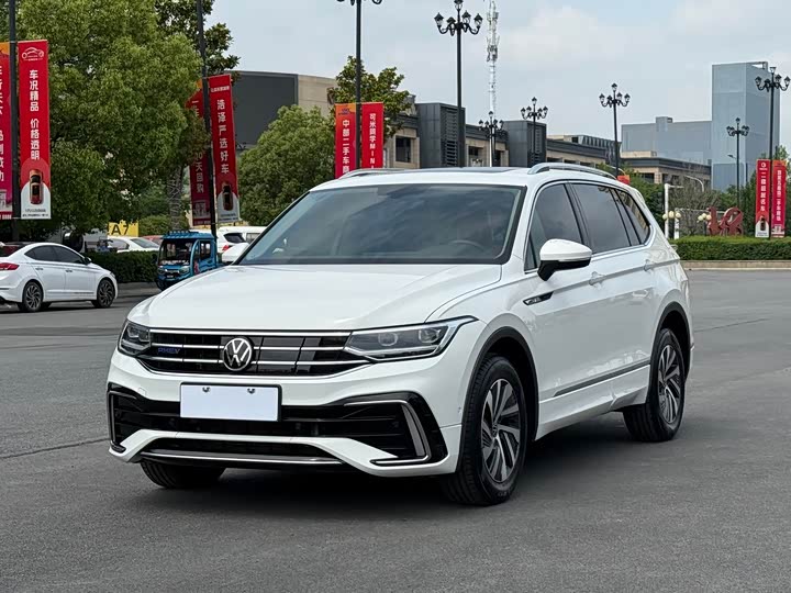 2023 Tiguan LPlug-in Hybrid 2022 Model 430PHEV Plug-in HybridPremium Edition