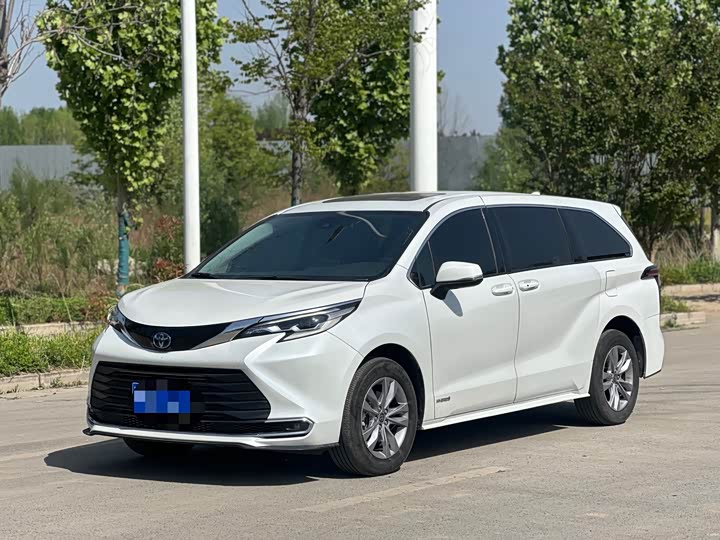 SIENNA 2024 2.5L Hybrid Comfort Edition