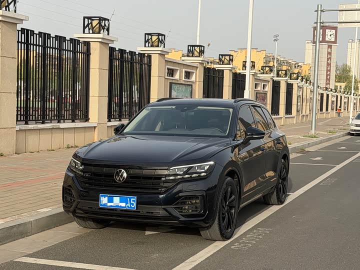 2021 Touareg 2021 Model 3.0TSI Ruixiang Edition Obsidian Sports Package