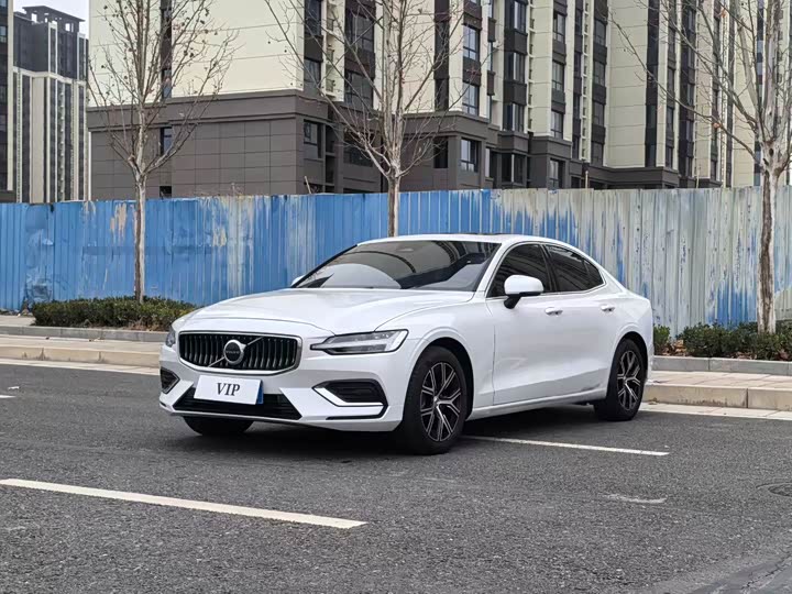 2025 Volvo S60 2025 B4 Zhiyi Luxury Edition