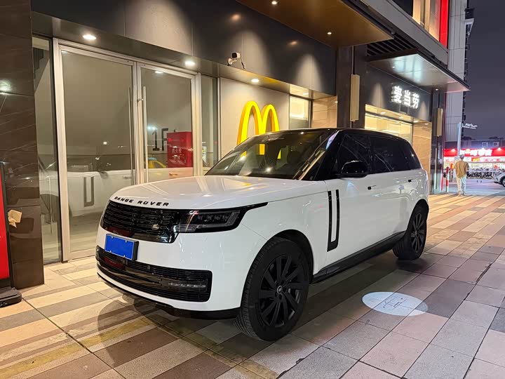 2024 Range Rover 2024 3.0 L6 400PS Extended Edition, seven seats