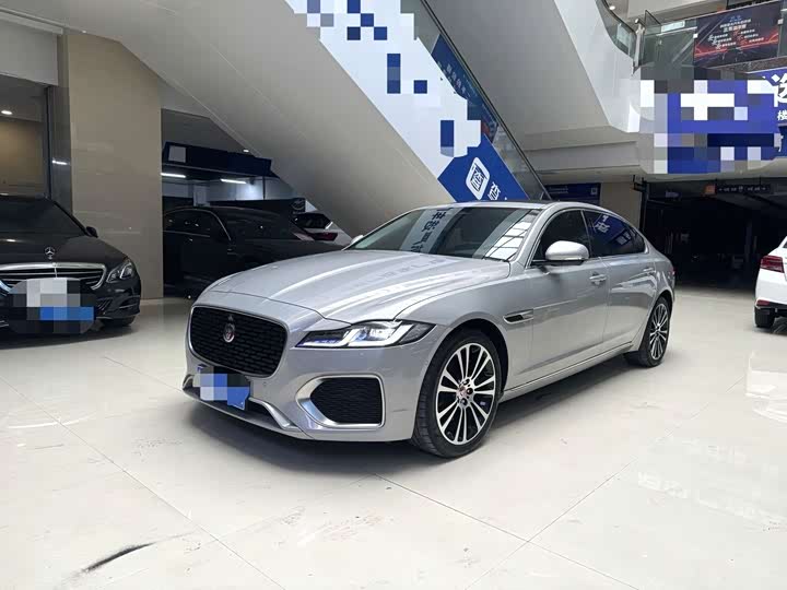 Jaguar XFL 2025 2.0T P250 two-wheel drive exclusive luxury version