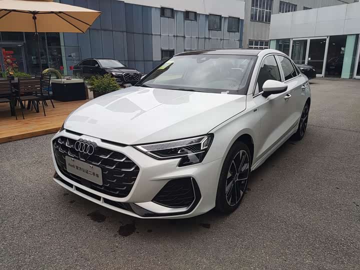 2026 Audi A3 2026 A3L Limousine 35TFSI Flying Spur Exclusive
