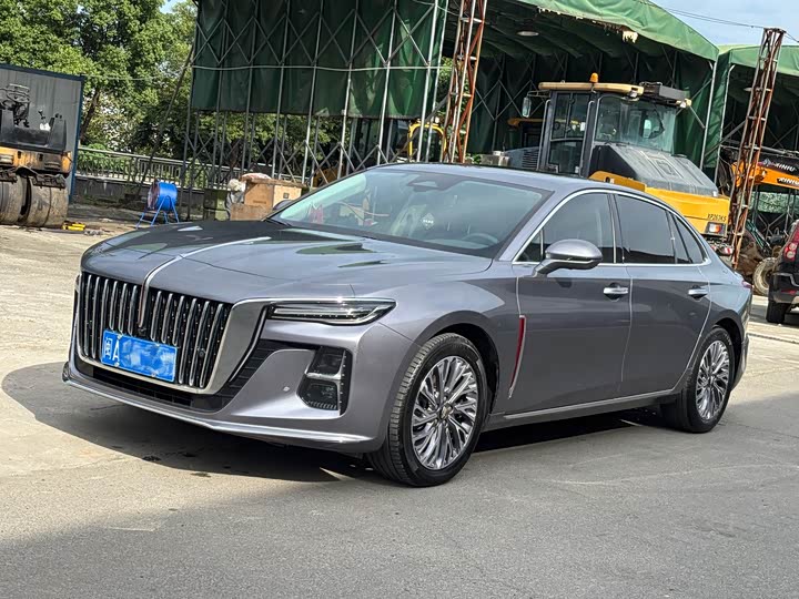 2022 Hongqi H5 2023 2.0T automatic smart connected flag version