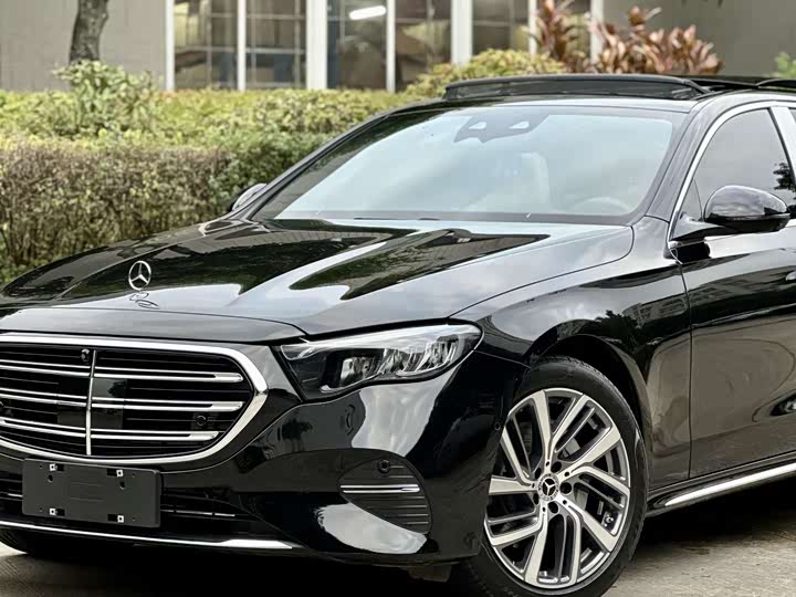 Mercedes-Benz E-Class 2024 E 300 L Fashion Model