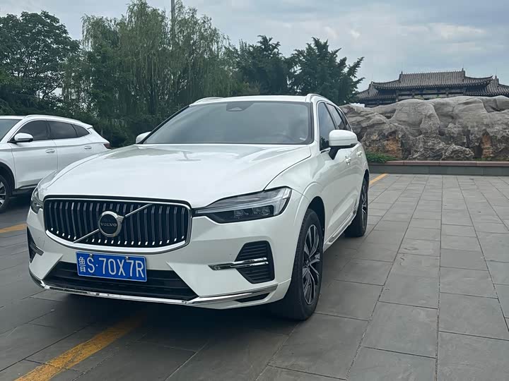 Volvo XC60 2024 model B5 four-wheel drive Zhiyuan luxury version