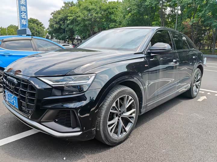 Q8 2021 Model 55 TFSI Luxury Version