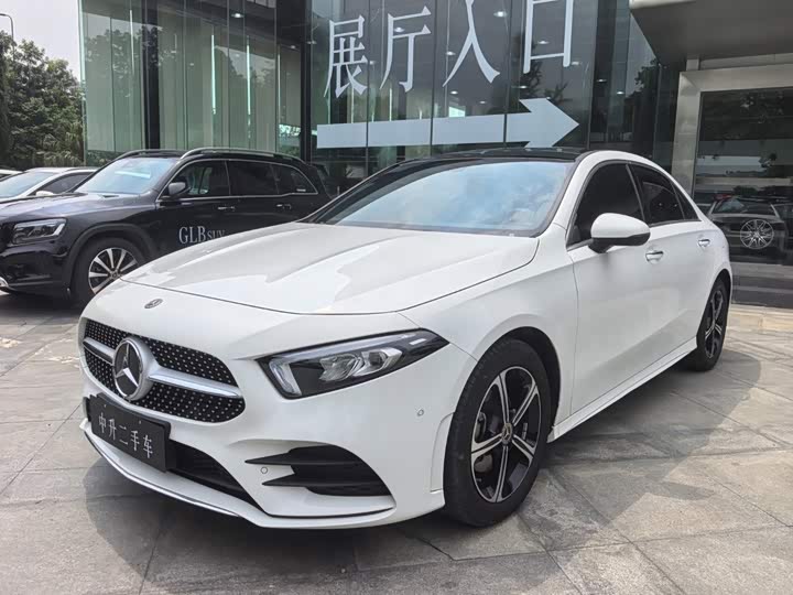 A 2022 Model Model A 200 L Fashion Version