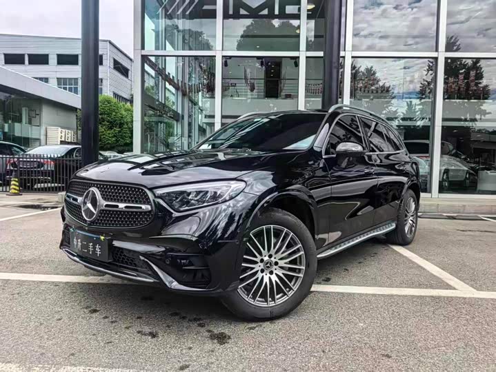 GLC 2024 Model GLC 300 L 4MATIC Version 5