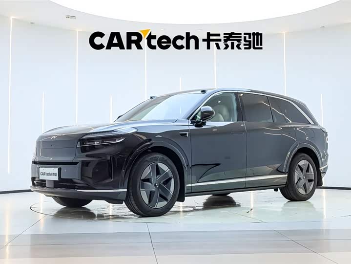 2025 Volvo XC90 Ultra Six-Seater