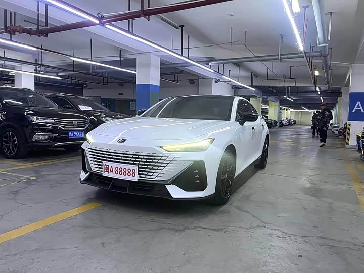 Changan UNI-V 2022 1.5T premium model